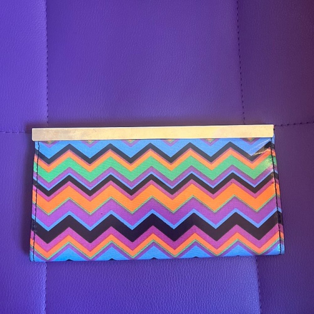 Forever 21 multi color chevron pattern wallet - Picture 2 of 4